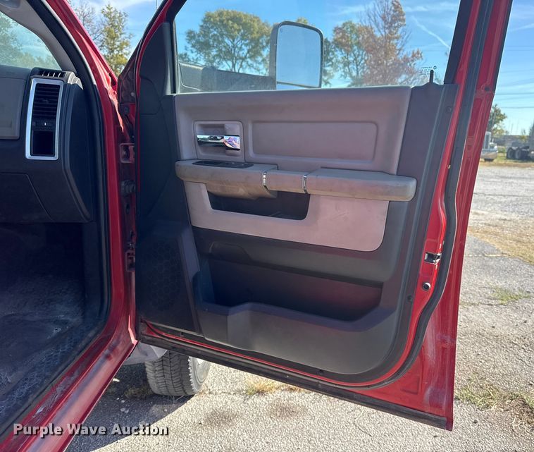 image for item DJ7982 2011 Dodge Ram 5500 Crew Cab utility / service truck