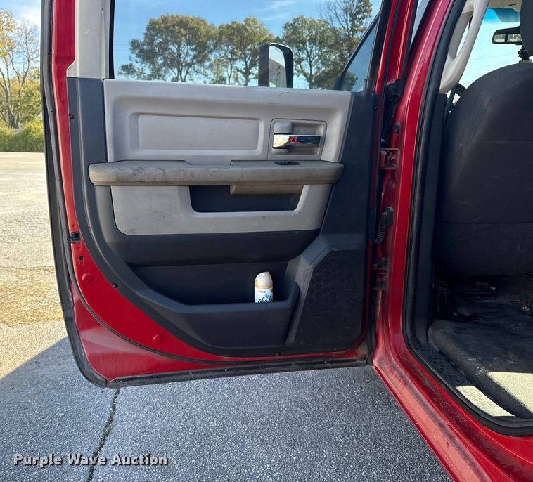 image for item DJ7982 2011 Dodge Ram 5500 Crew Cab utility / service truck