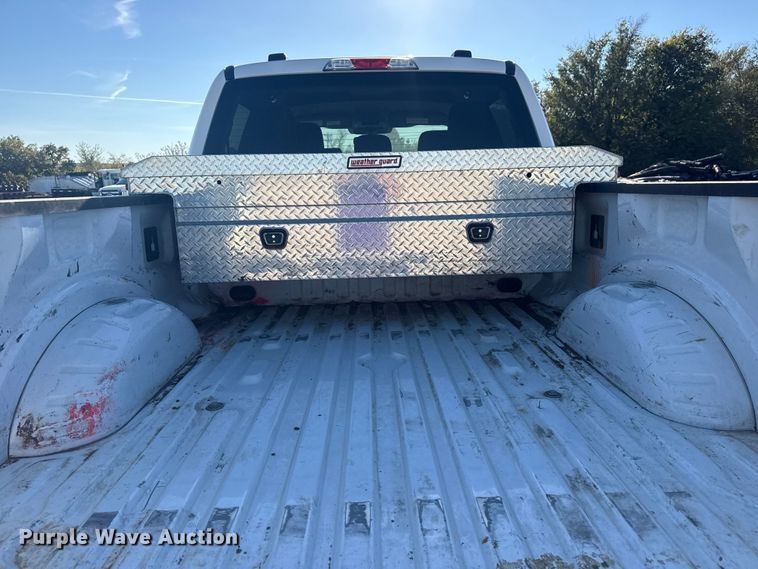 image for item DJ7983 2023 Ford F250 Super Duty Crew Cab pickup truck