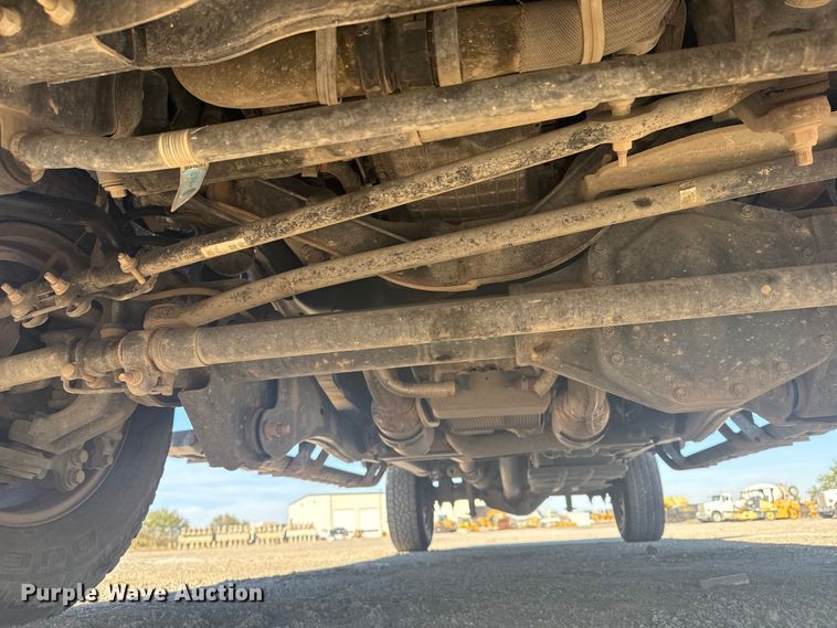 image for item DJ7983 2023 Ford F250 Super Duty Crew Cab pickup truck