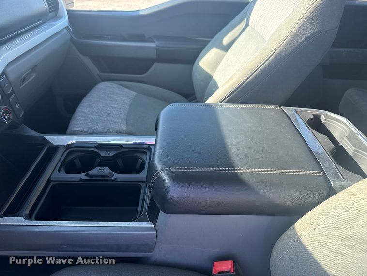 image for item DJ7983 2023 Ford F250 Super Duty Crew Cab pickup truck