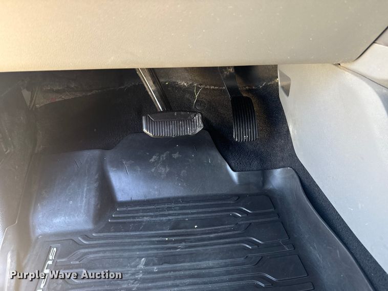 image for item DJ7983 2023 Ford F250 Super Duty Crew Cab pickup truck