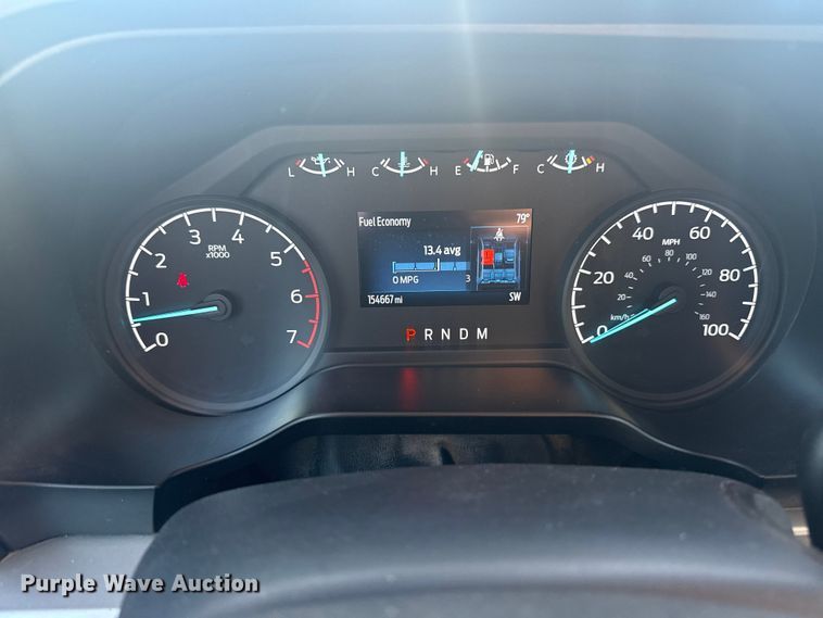 image for item DJ7983 2023 Ford F250 Super Duty Crew Cab pickup truck