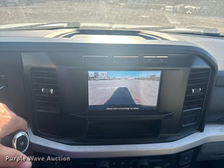 image for item DJ7983 2023 Ford F250 Super Duty Crew Cab pickup truck