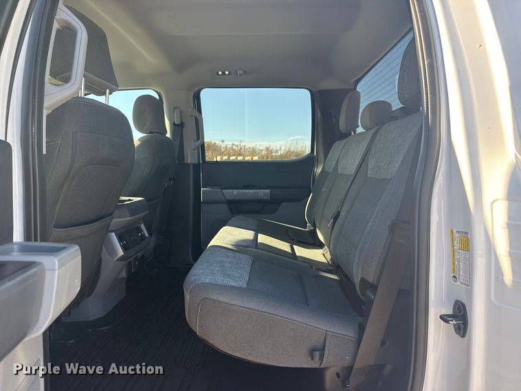 image for item DJ7983 2023 Ford F250 Super Duty Crew Cab pickup truck