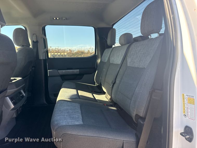 image for item DJ7983 2023 Ford F250 Super Duty Crew Cab pickup truck