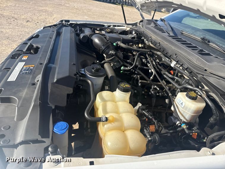 image for item DJ7983 2023 Ford F250 Super Duty Crew Cab pickup truck