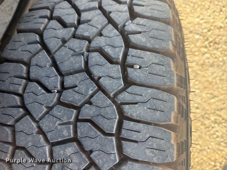 image for item DJ7983 2023 Ford F250 Super Duty Crew Cab pickup truck