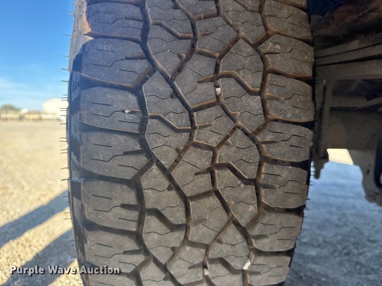 image for item DJ7983 2023 Ford F250 Super Duty Crew Cab pickup truck