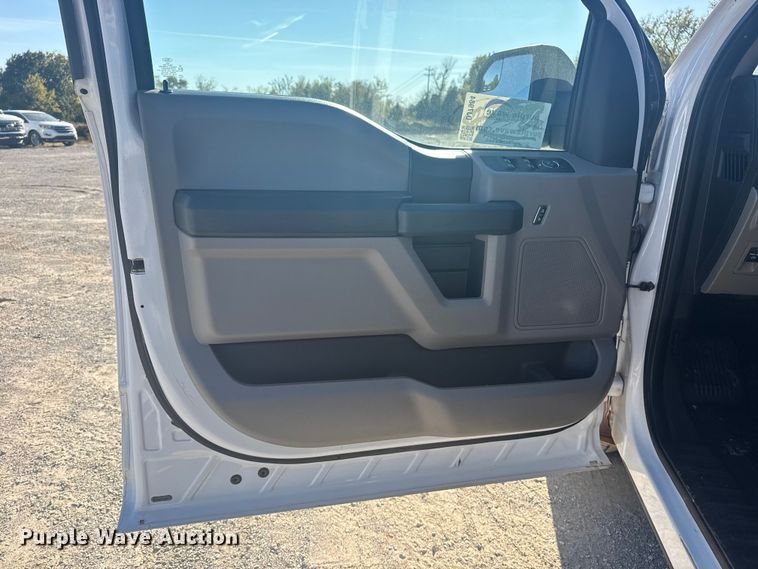 image for item DJ7984 2019 Ford F150 SuperCrew pickup truck