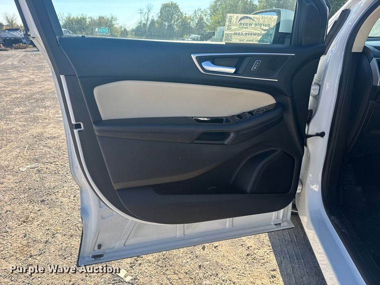 image for item DJ7985 2018 Ford Edge SUV