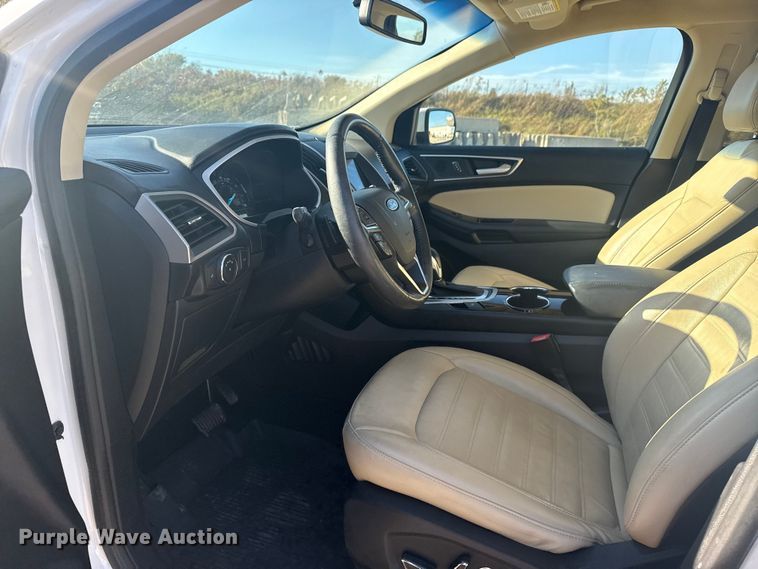 image for item DJ7985 2018 Ford Edge SUV