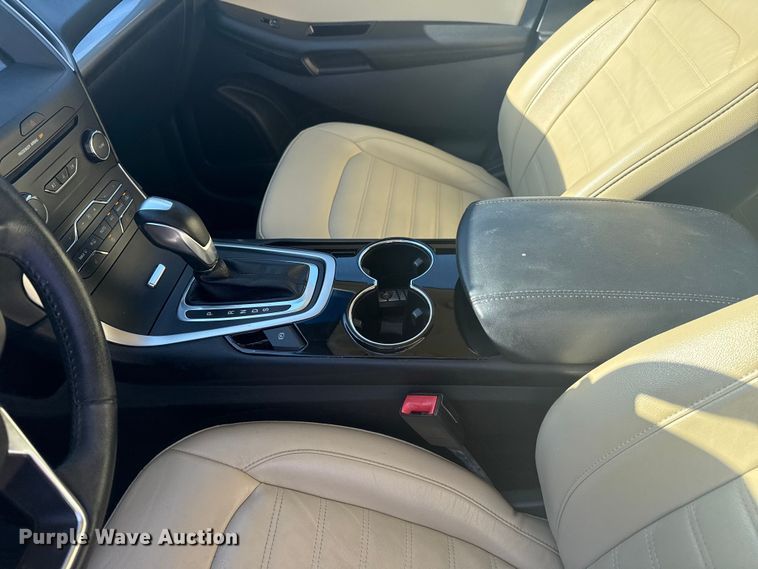 image for item DJ7985 2018 Ford Edge SUV