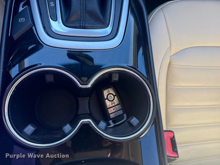 image for item DJ7985 2018 Ford Edge SUV