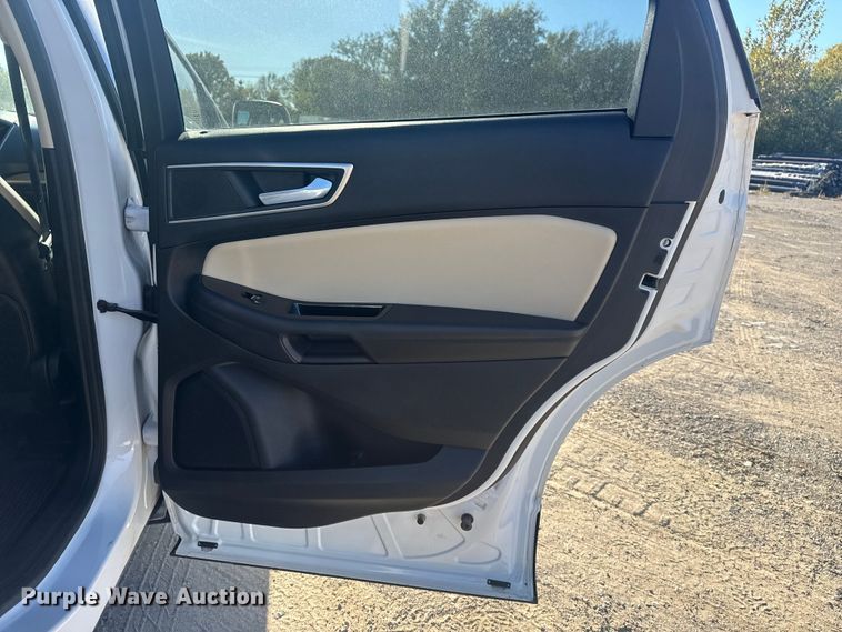 image for item DJ7985 2018 Ford Edge SUV