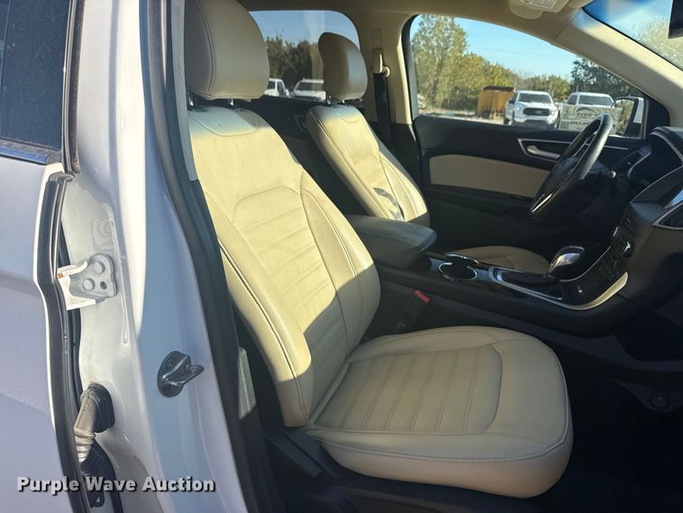 image for item DJ7985 2018 Ford Edge SUV