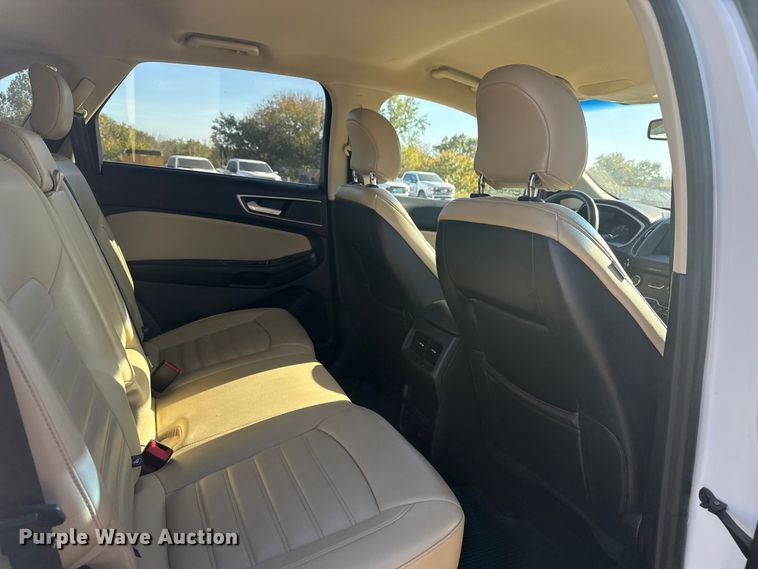 image for item DJ7985 2018 Ford Edge SUV