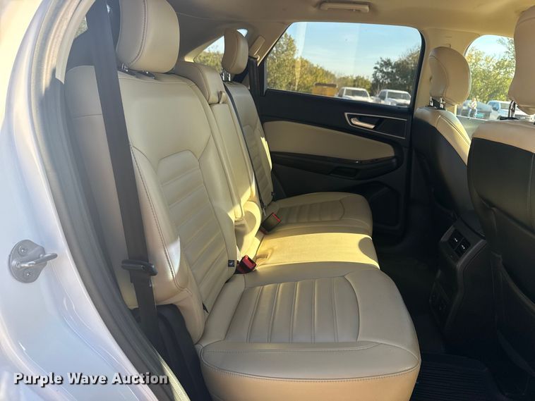 image for item DJ7985 2018 Ford Edge SUV