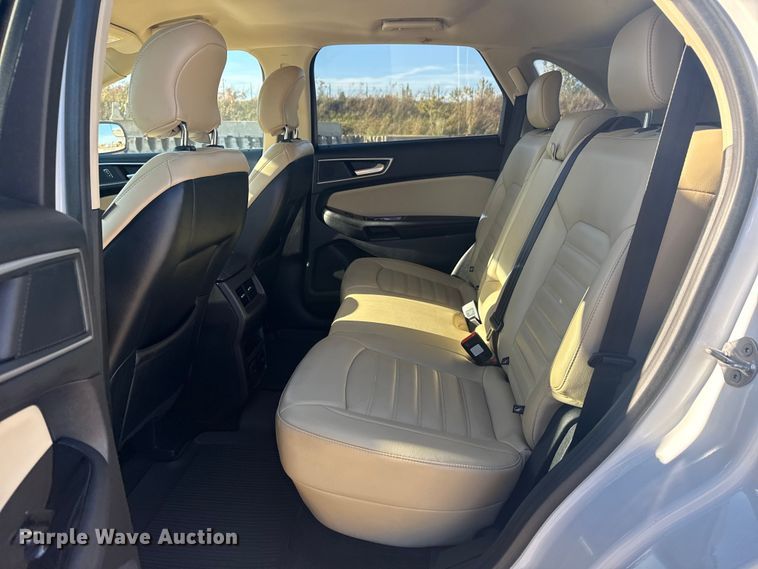 image for item DJ7985 2018 Ford Edge SUV