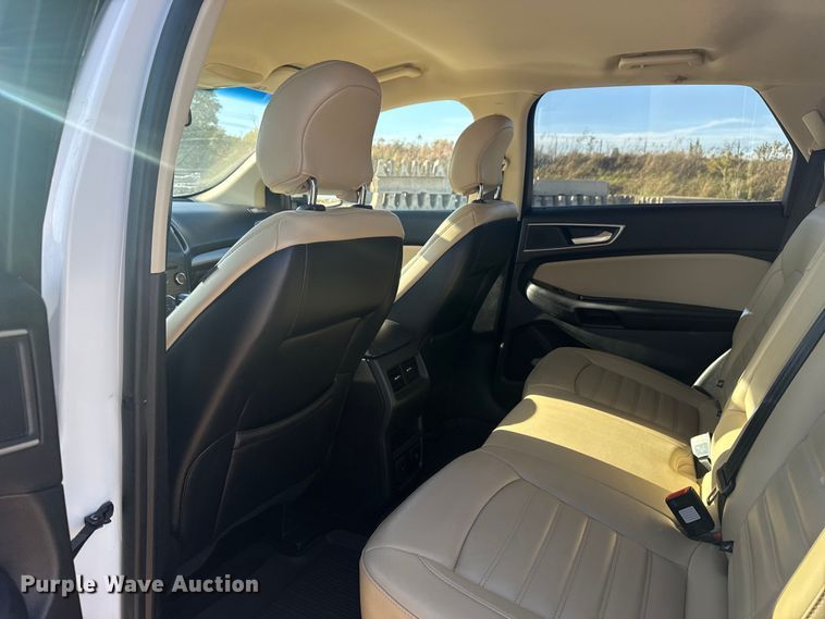 image for item DJ7985 2018 Ford Edge SUV