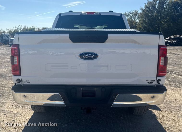 image for item DJ7986 2022 Ford F150 SuperCrew pickup truck