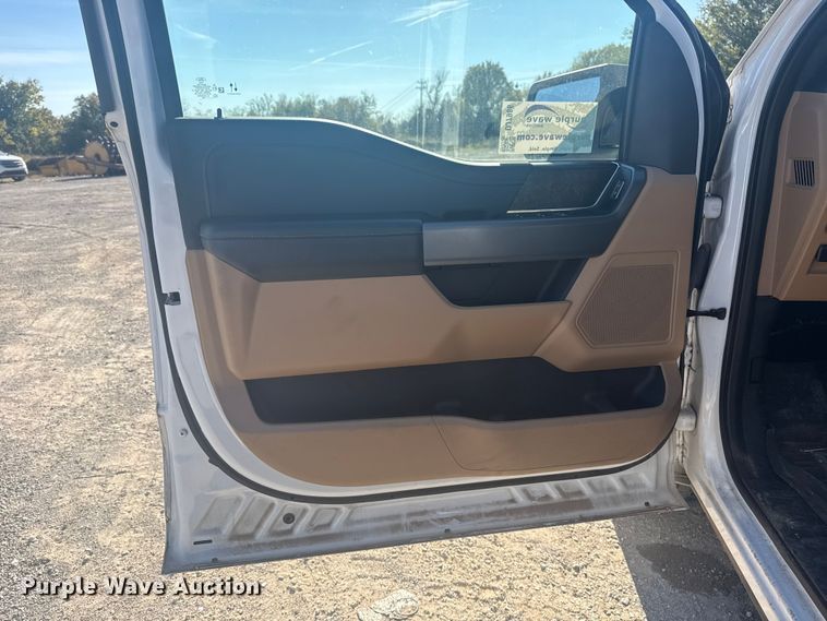 image for item DJ7986 2022 Ford F150 SuperCrew pickup truck