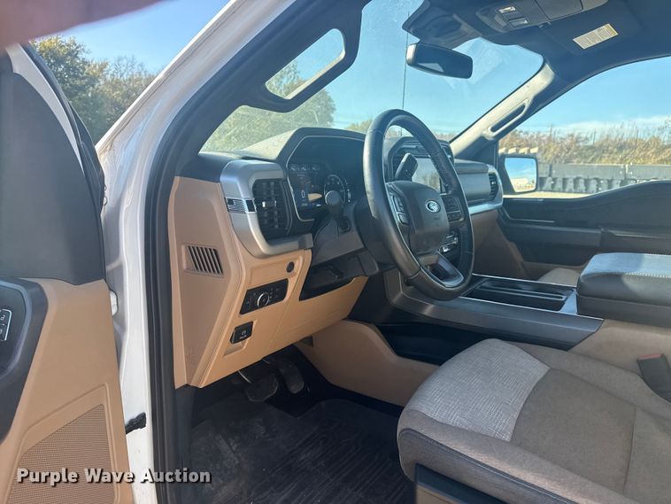 image for item DJ7986 2022 Ford F150 SuperCrew pickup truck