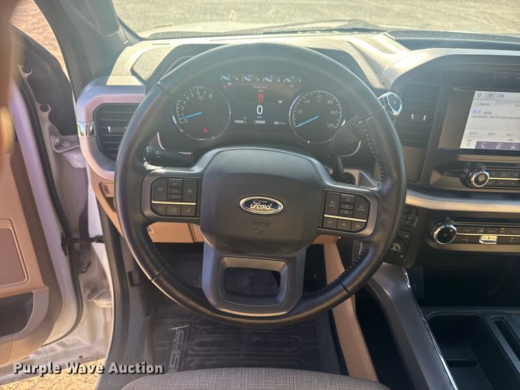 image for item DJ7986 2022 Ford F150 SuperCrew pickup truck