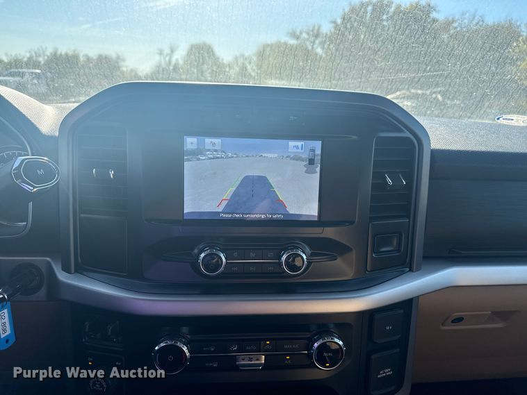 image for item DJ7986 2022 Ford F150 SuperCrew pickup truck