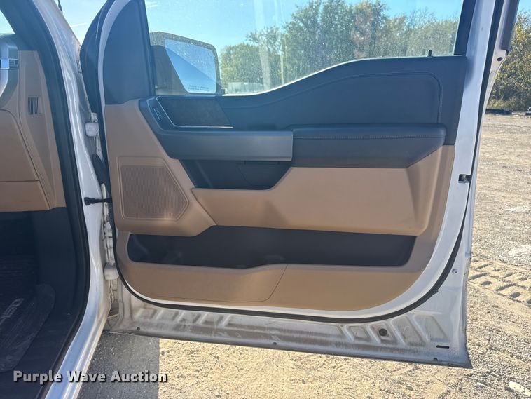 image for item DJ7986 2022 Ford F150 SuperCrew pickup truck