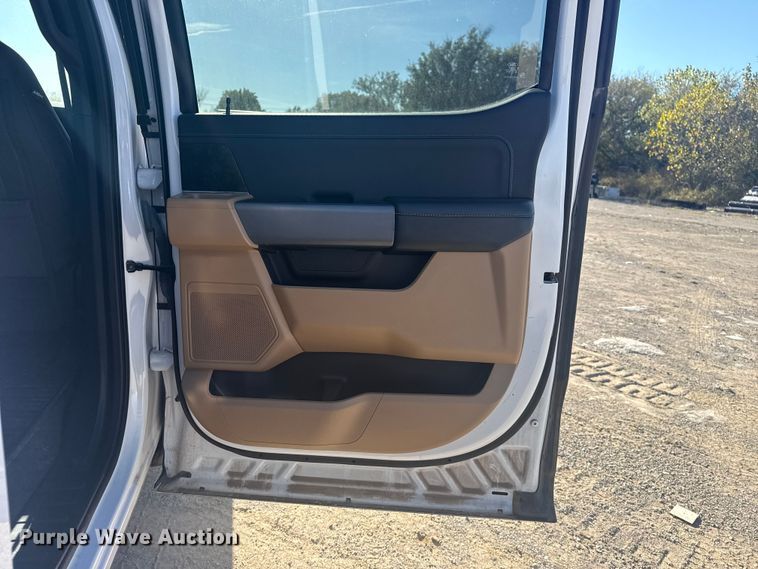 image for item DJ7986 2022 Ford F150 SuperCrew pickup truck