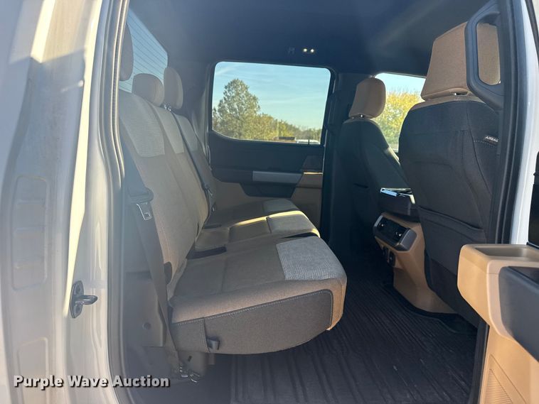 image for item DJ7986 2022 Ford F150 SuperCrew pickup truck