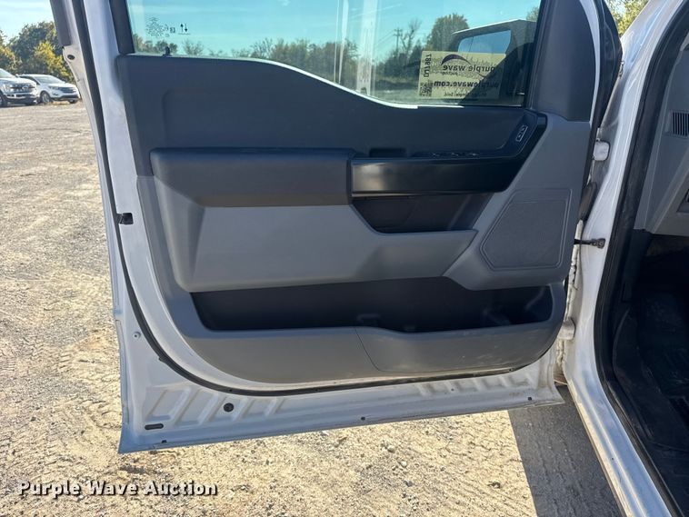 image for item DJ7987 2021 Ford F150 SuperCrew pickup truck