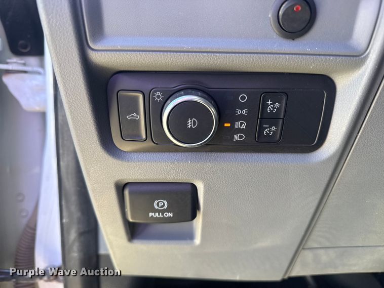 image for item DJ7987 2021 Ford F150 SuperCrew pickup truck