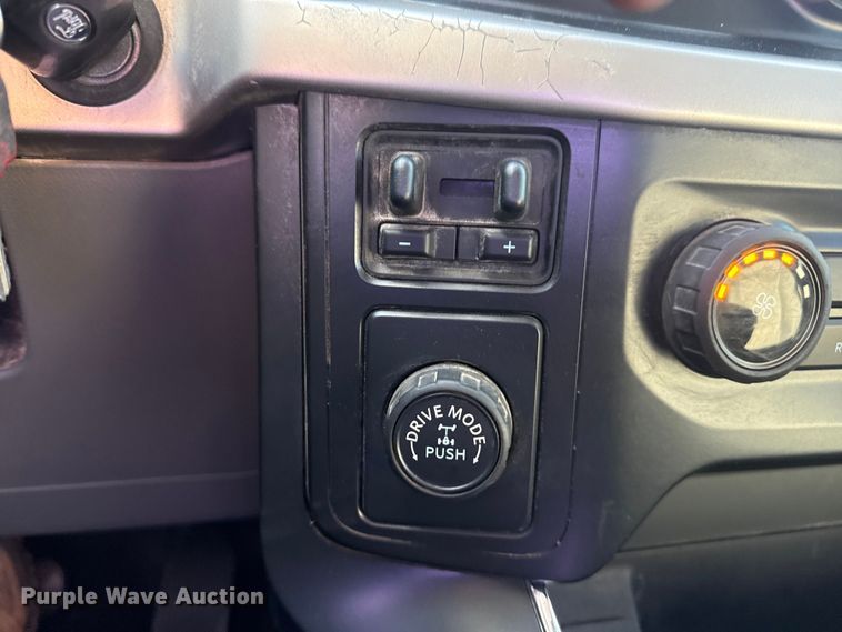 image for item DJ7987 2021 Ford F150 SuperCrew pickup truck