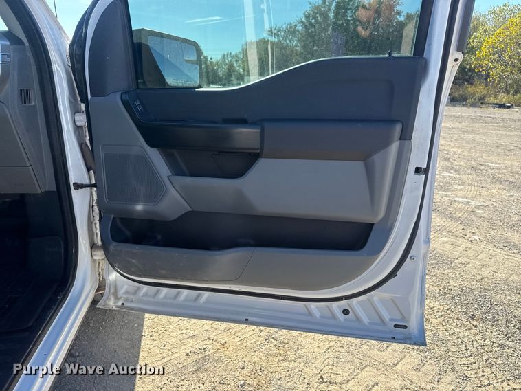 image for item DJ7987 2021 Ford F150 SuperCrew pickup truck