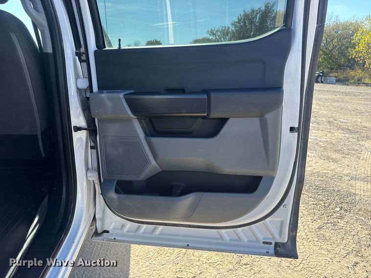 image for item DJ7987 2021 Ford F150 SuperCrew pickup truck