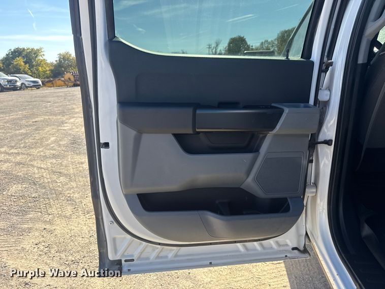 image for item DJ7987 2021 Ford F150 SuperCrew pickup truck