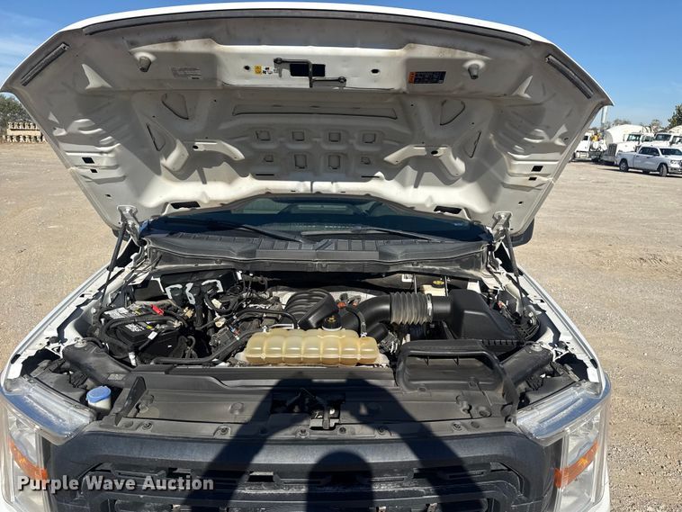 image for item DJ7987 2021 Ford F150 SuperCrew pickup truck