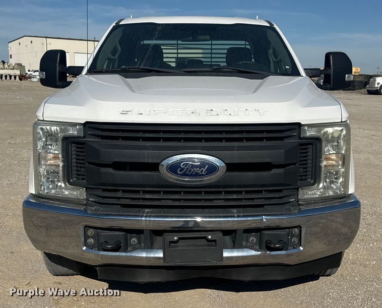 image for item DJ7988 2017 Ford F-250 SuperCab pickup truck