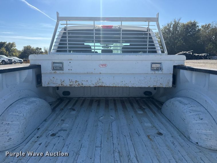 image for item DJ7988 2017 Ford F-250 SuperCab pickup truck