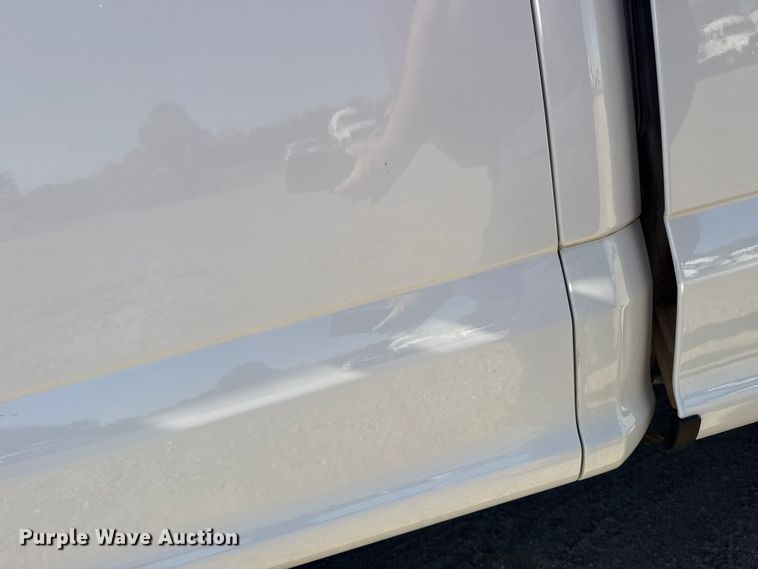 image for item DJ7988 2017 Ford F-250 SuperCab pickup truck