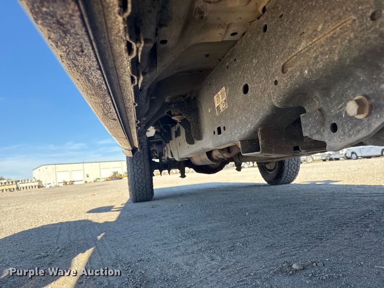 image for item DJ7988 2017 Ford F-250 SuperCab pickup truck