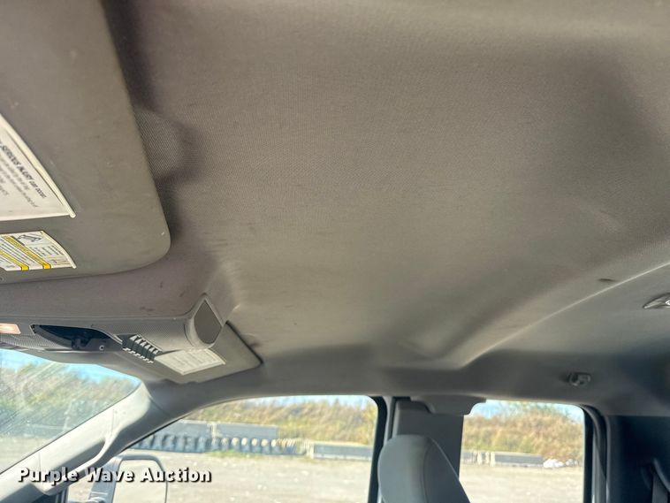 image for item DJ7988 2017 Ford F-250 SuperCab pickup truck