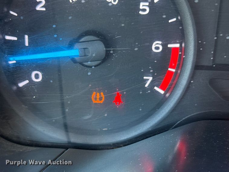 image for item DJ7988 2017 Ford F-250 SuperCab pickup truck