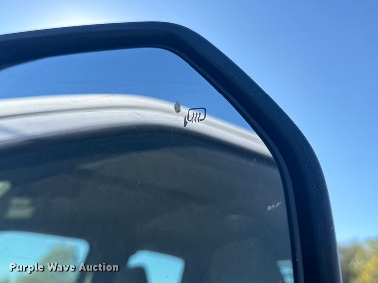 image for item DJ7988 2017 Ford F-250 SuperCab pickup truck