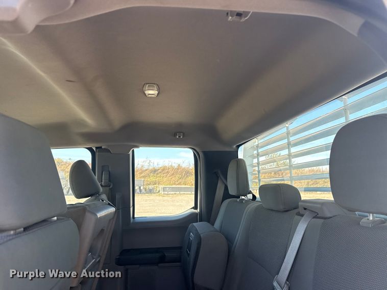 image for item DJ7988 2017 Ford F-250 SuperCab pickup truck