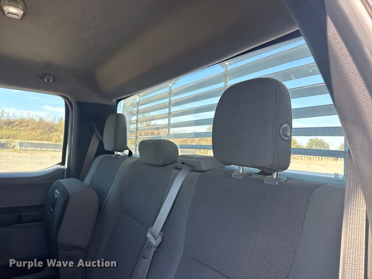 image for item DJ7988 2017 Ford F-250 SuperCab pickup truck