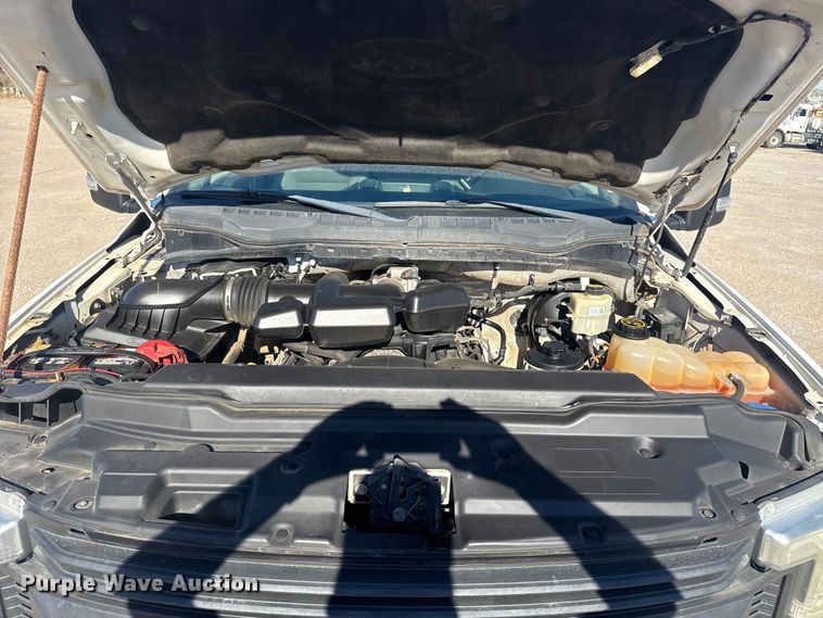 image for item DJ7988 2017 Ford F-250 SuperCab pickup truck