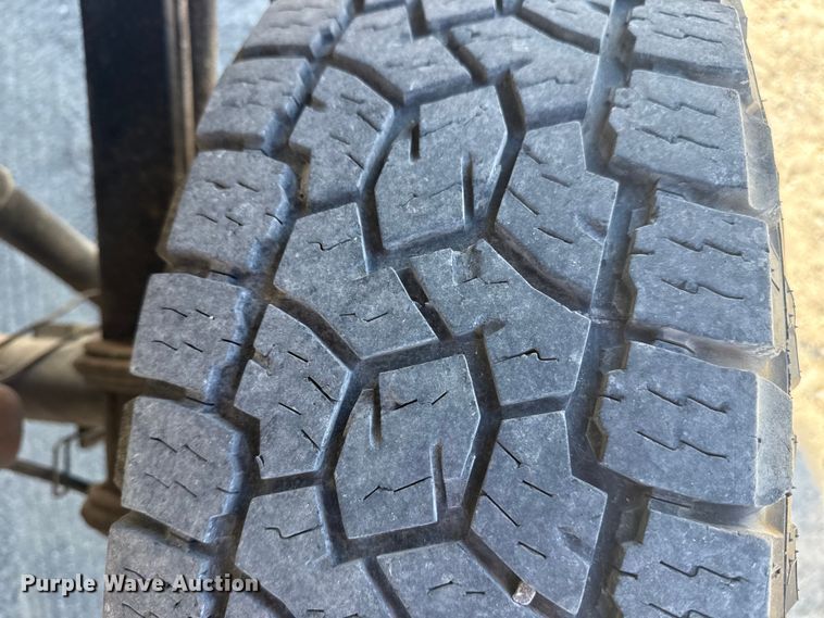 image for item DJ7988 2017 Ford F-250 SuperCab pickup truck